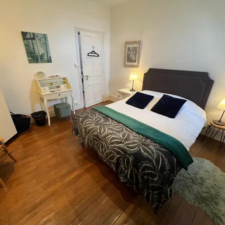 Le Prieure De Buffon Bed & Breakfast Room photo