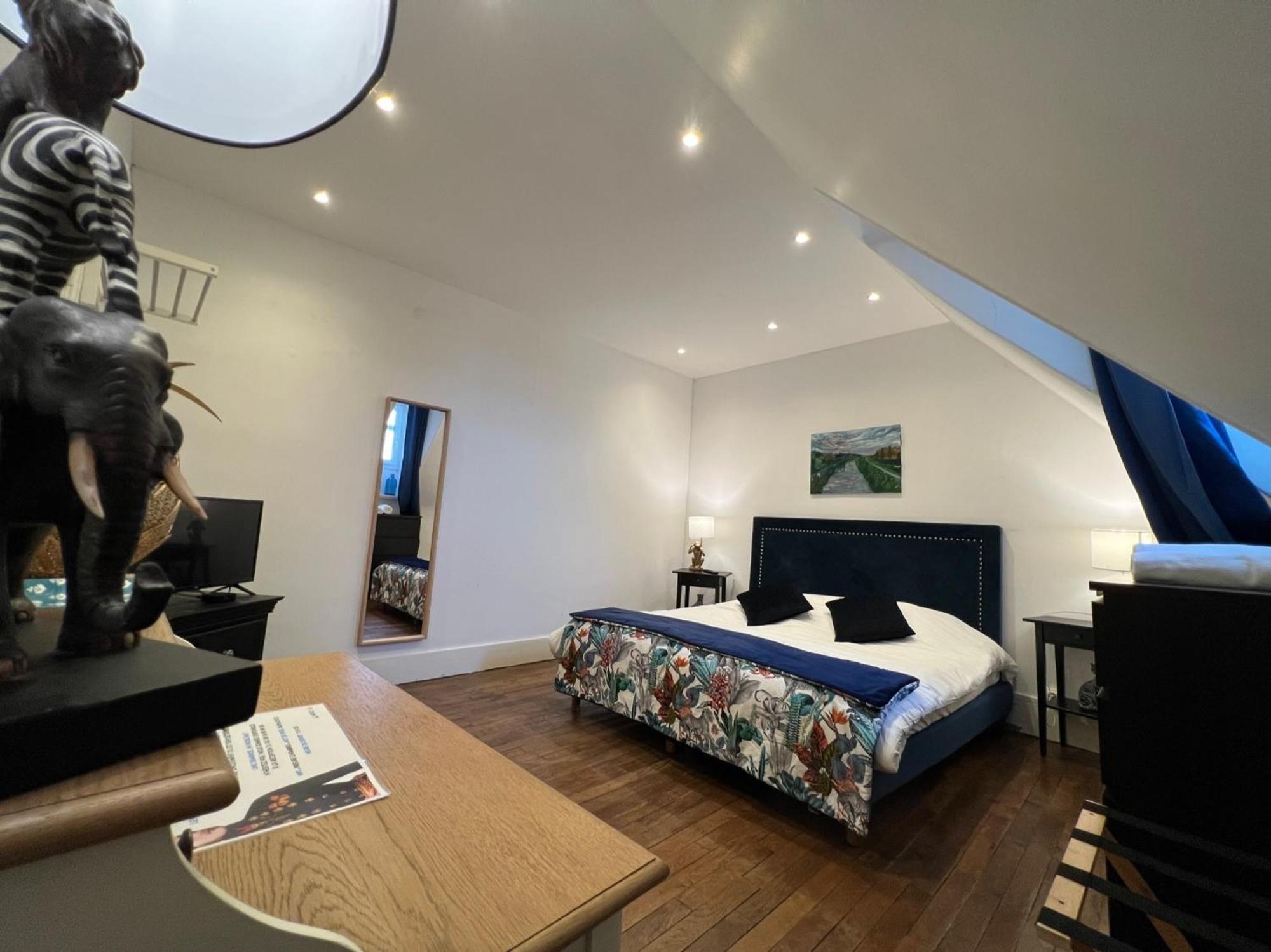 Le Prieure De Bed & Breakfast *