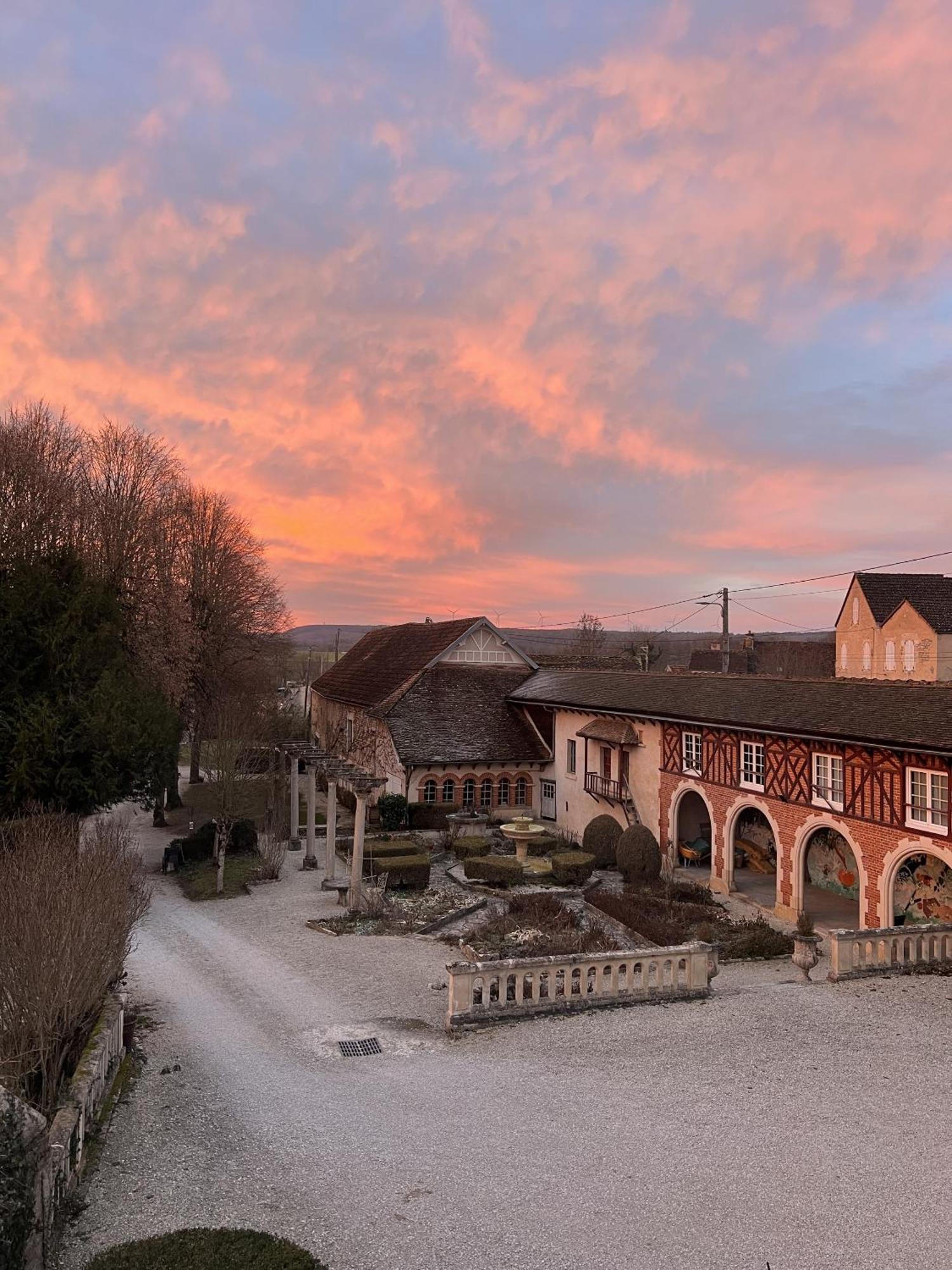 Le Prieure De Bed & Breakfast *